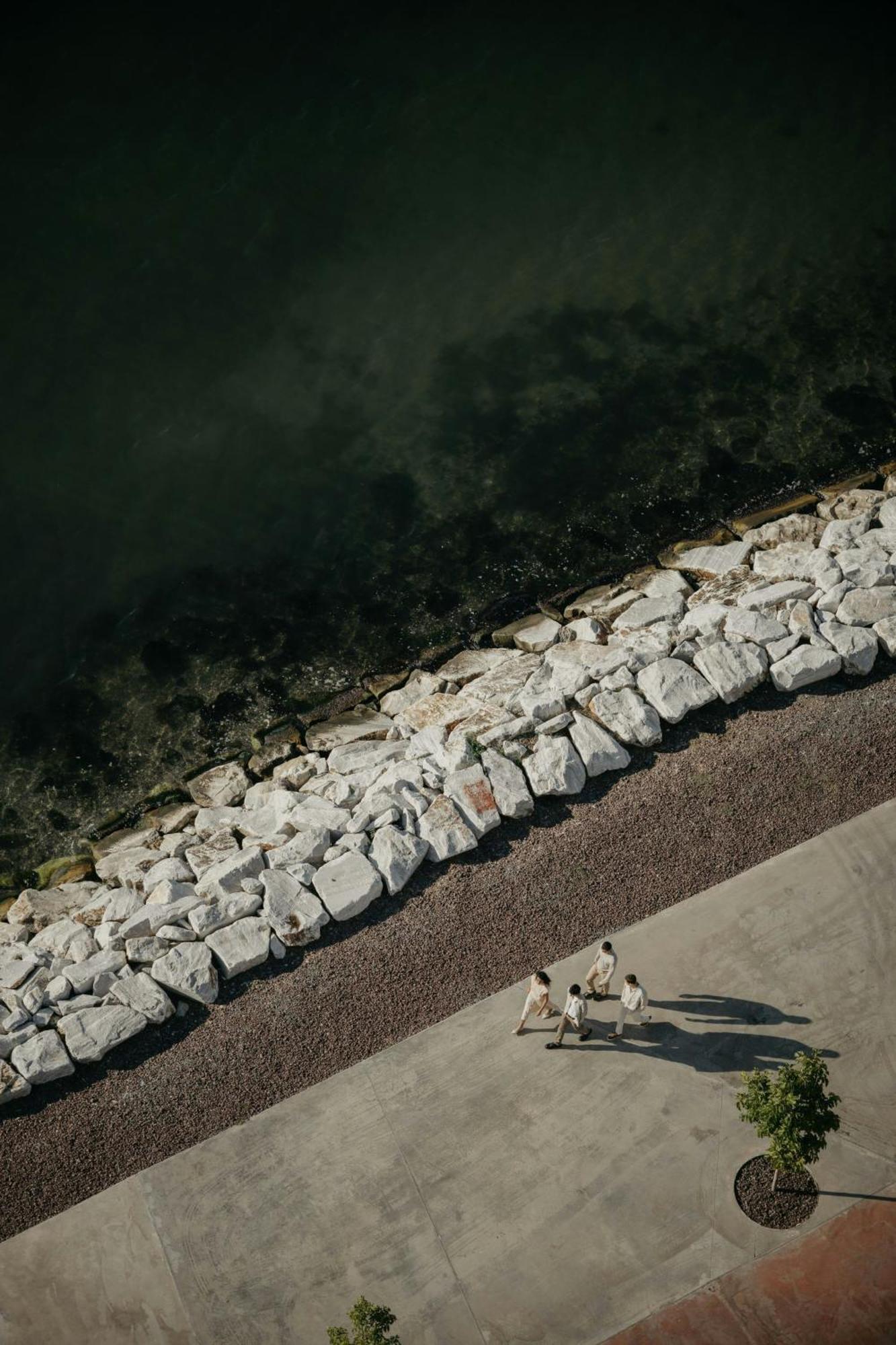 Jw Marriott Hotel Istanbul Marmara Sea Exterior foto A seawall in San Francisco