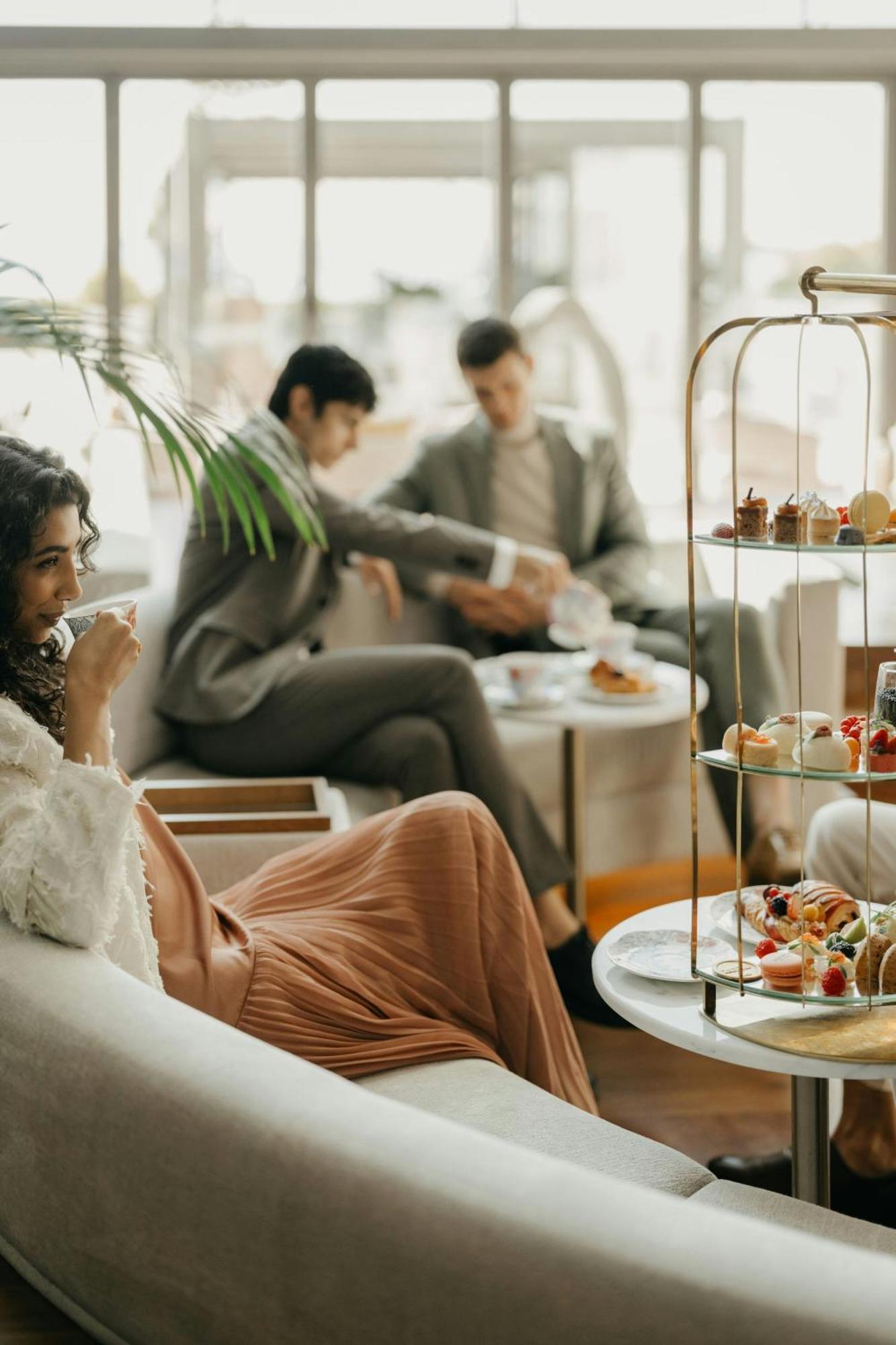 Jw Marriott Hotel Istanbul Marmara Sea Exterior foto Afternoon tea at the Mandarin Oriental, London